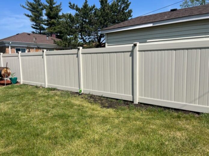 Vinyl fence Chicago