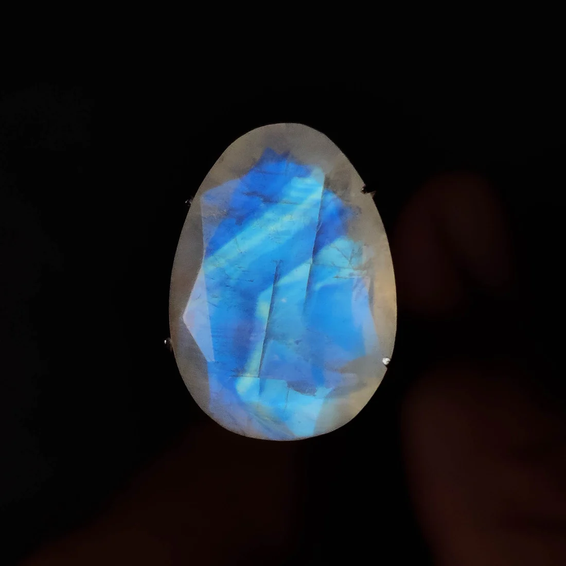 Moonstone Crystal for Emotional Healing and Inner Peace