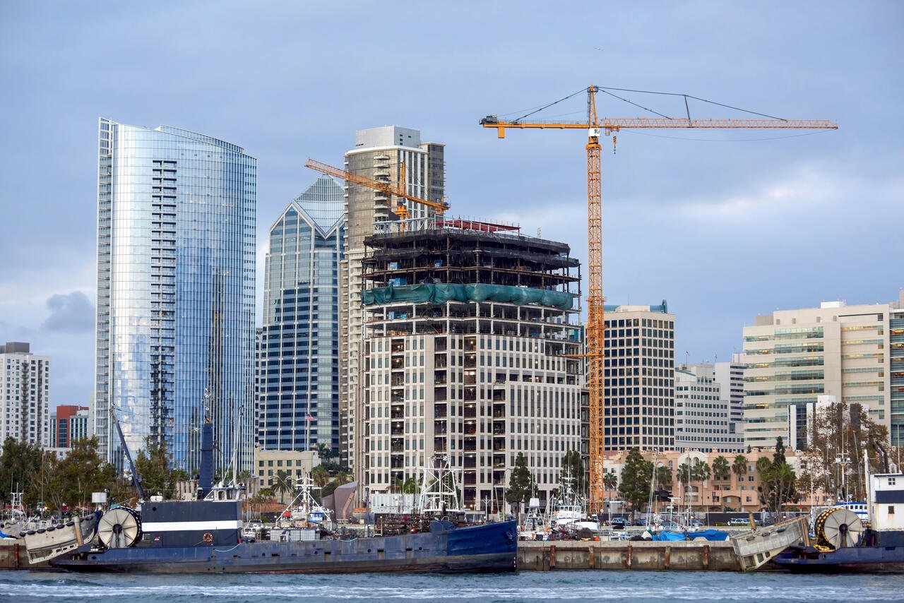 Modern Coastal New Construction in Manhattan Beach: What Buyers Should Know